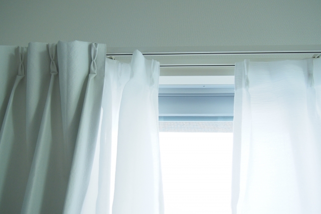 カーテンレールの継ぎ目に引っかかる！段差を解消してスムーズに動かす対策5選